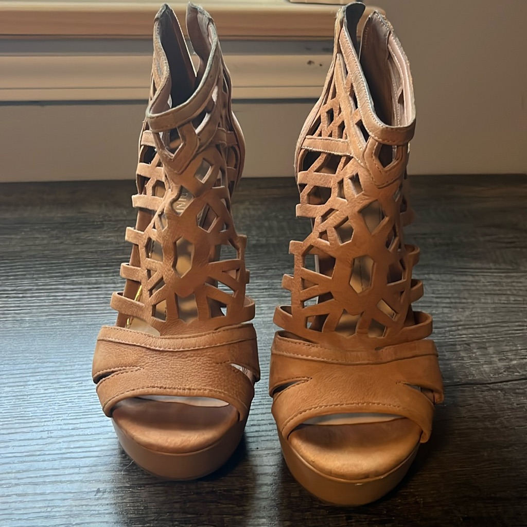 Giannni Bini 5” Wedge Size 7.5